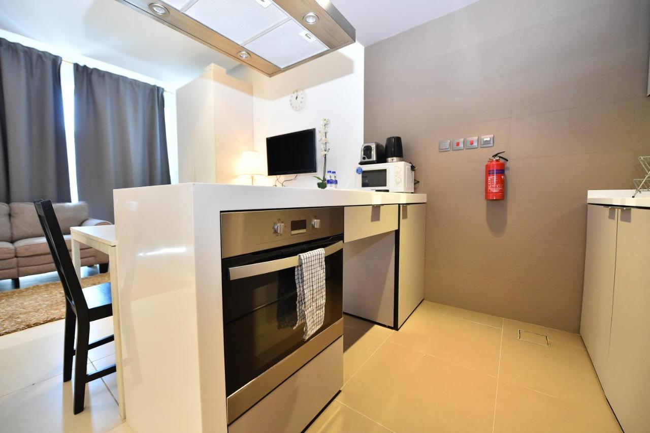 Cozy Studio Apt In Marina - Near Metro, Beach & Mall Apartment Dubai Exterior photo